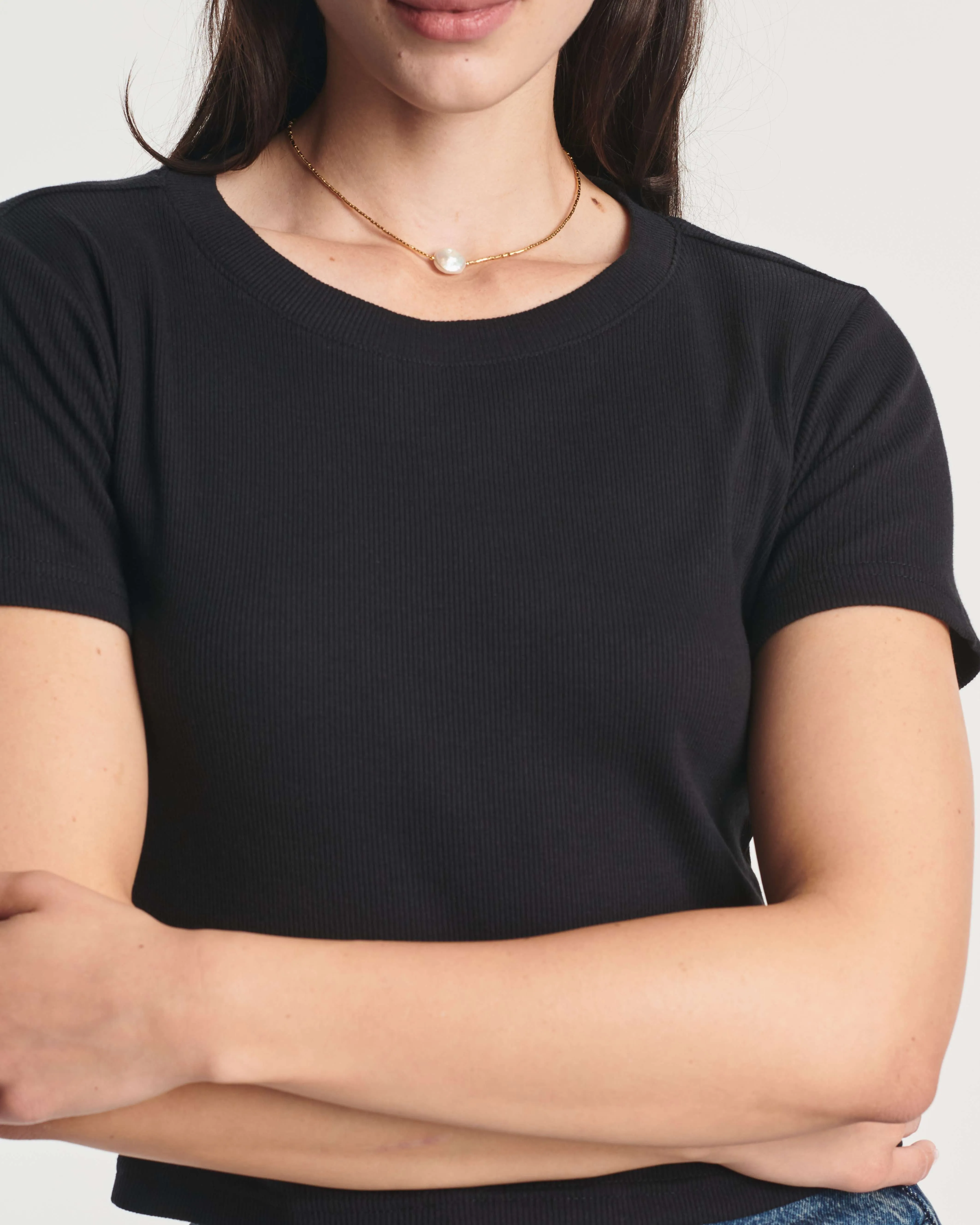 4 Pack: Women's Short Sleeve Ribbed Knit Crop Top (Available in Plus Size)