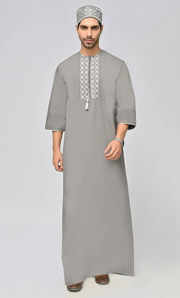 Buy Mens Geometric Embroidered Thobe/Jubba With Pockets And Kufi - Final Sale