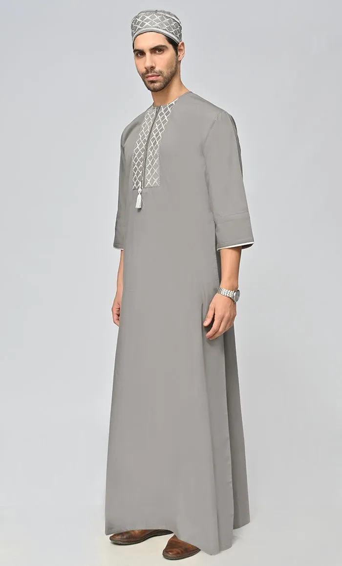 Buy Mens Geometric Embroidered Thobe/Jubba With Pockets And Kufi - Final Sale
