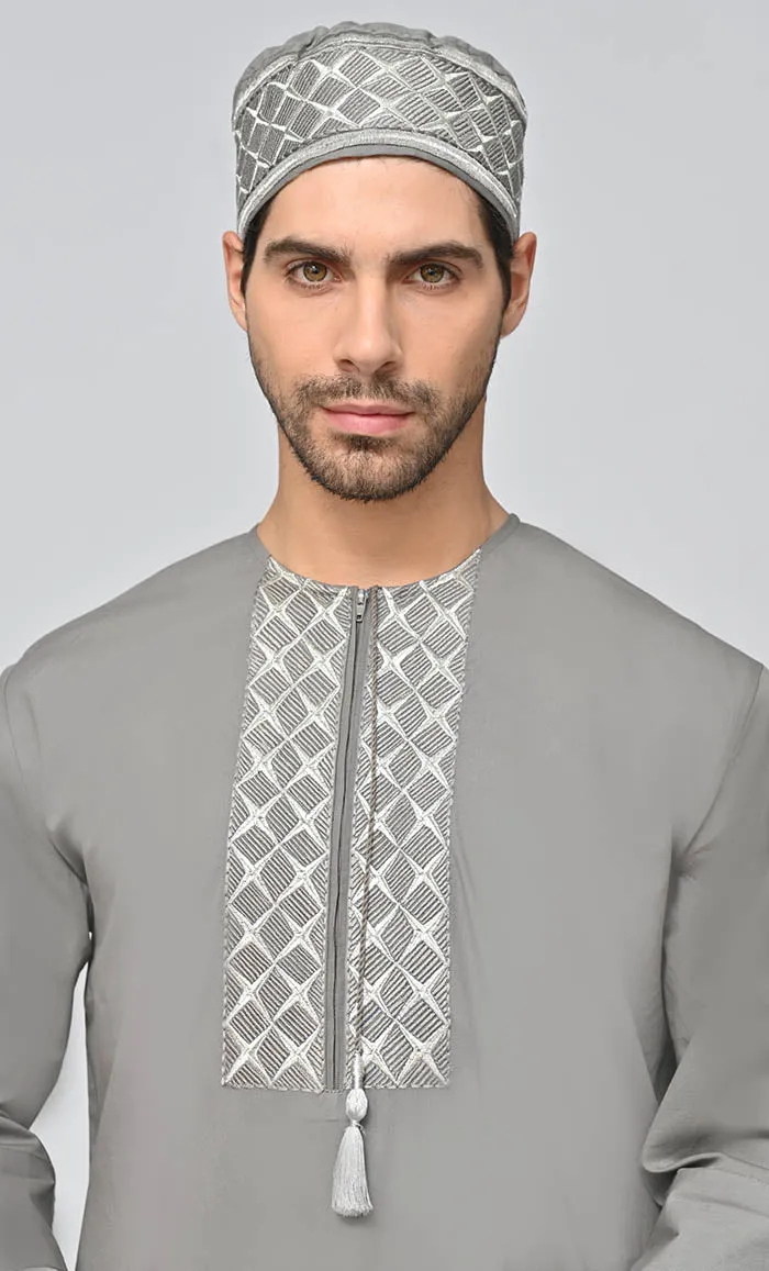 Buy Mens Geometric Embroidered Thobe/Jubba With Pockets And Kufi