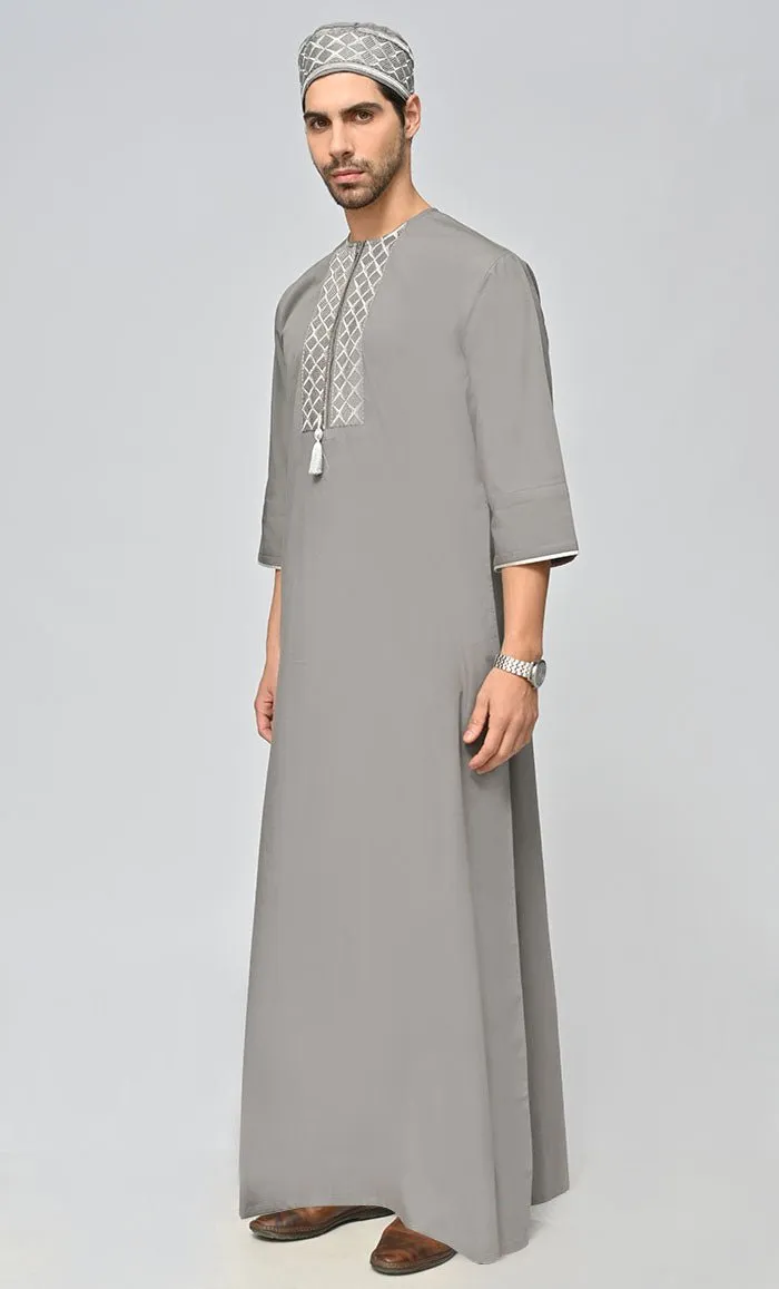 Buy Mens Geometric Embroidered Thobe/Jubba With Pockets And Kufi