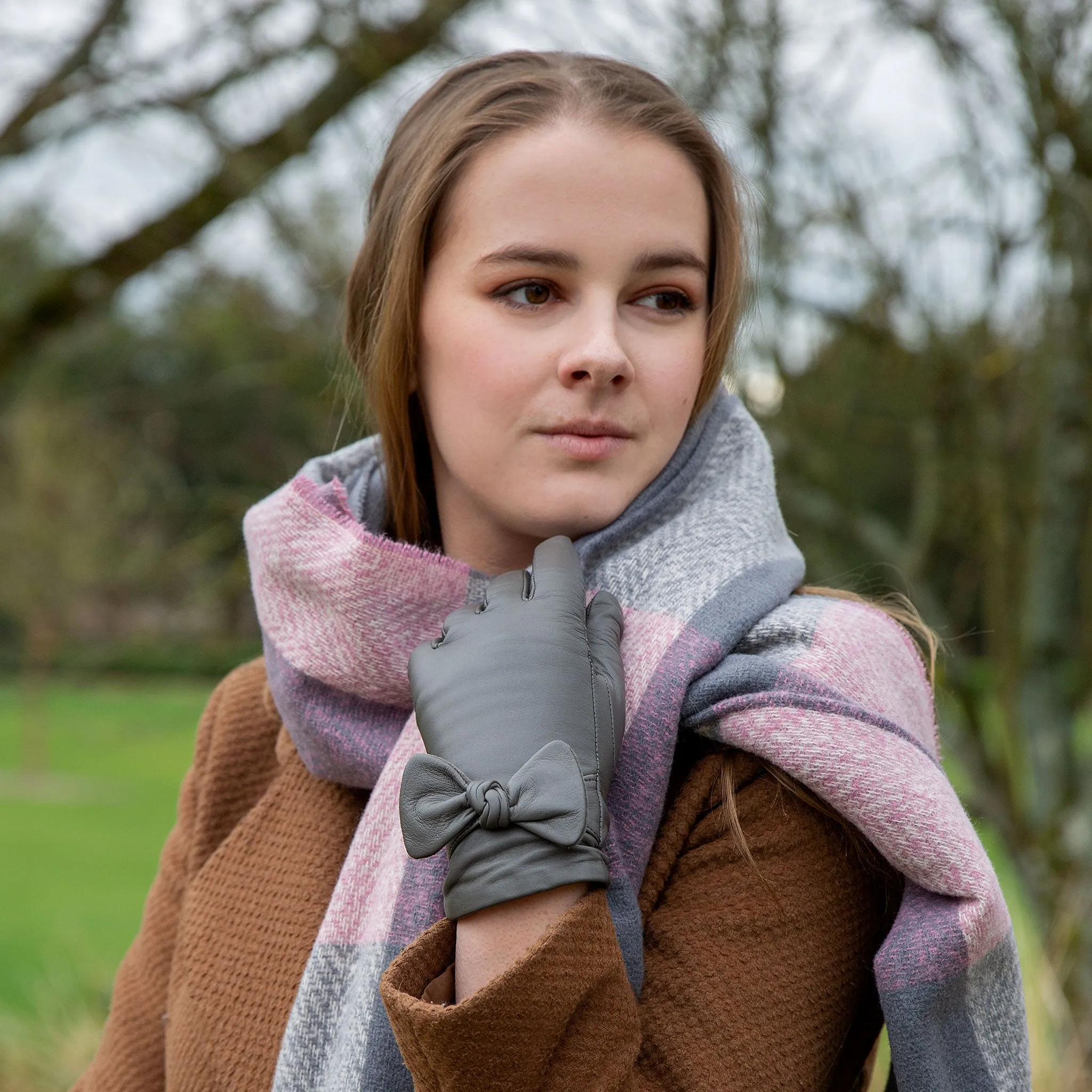 Women’s Herringbone Check Scarf with Fine Tassels